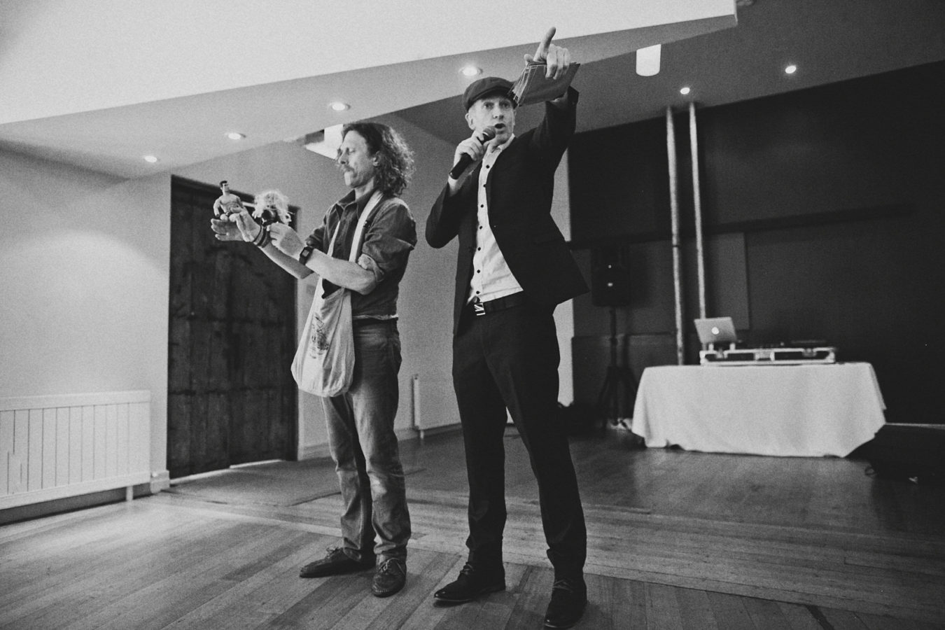 tess_tom_rock_so_hard_719